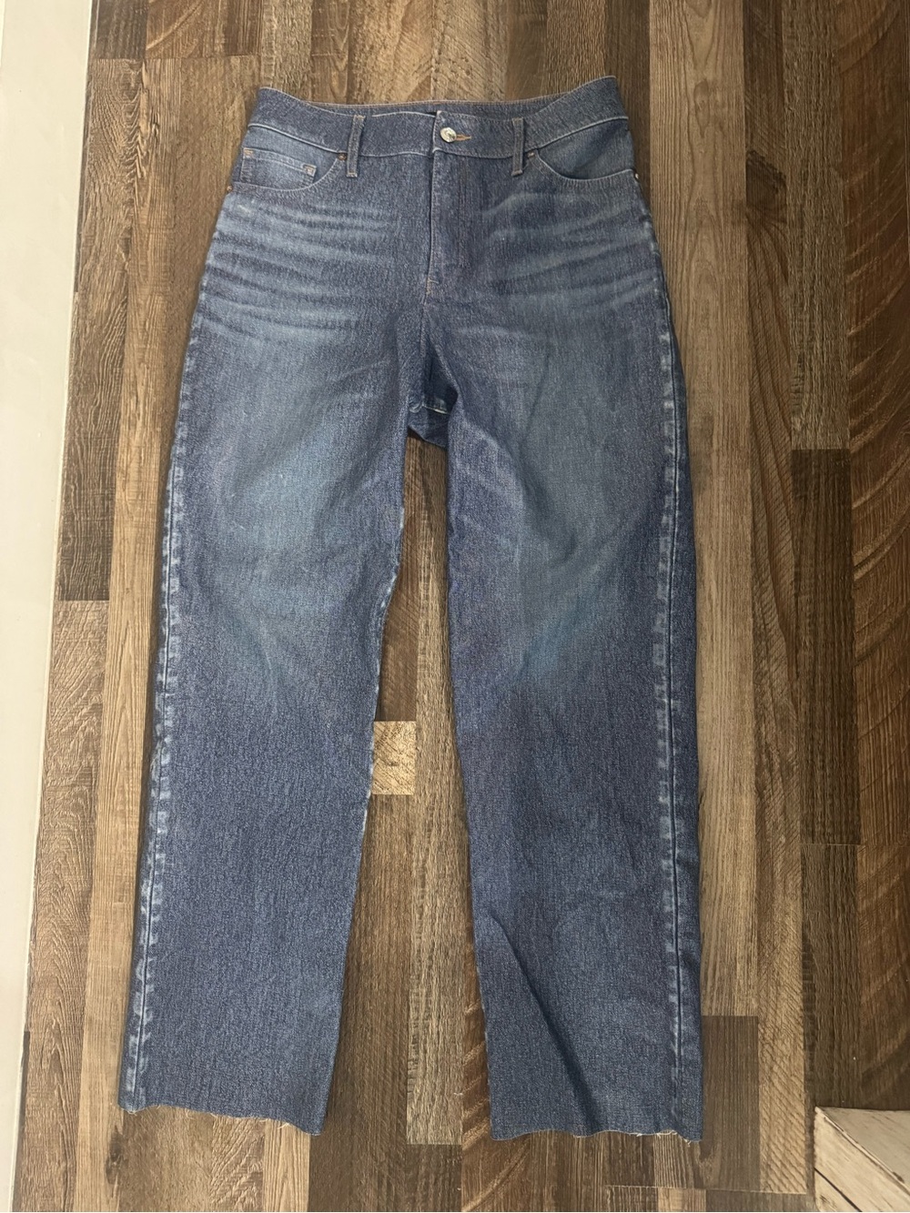 Express High-Rise Straight Leg Women’s Jeans in Medium Blue